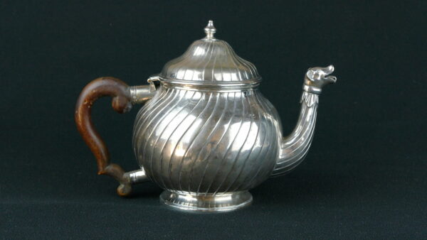 18th Century Portuguese Neoclassical Silver Teapot - Image 6