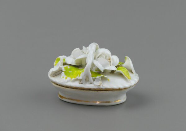 Mini Ceramic Flower Basket - Image 4