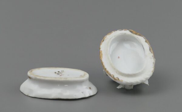 Mini Ceramic Flower Basket - Image 6