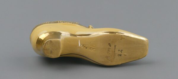 Ceramic Shoe with Kittens - Image 4