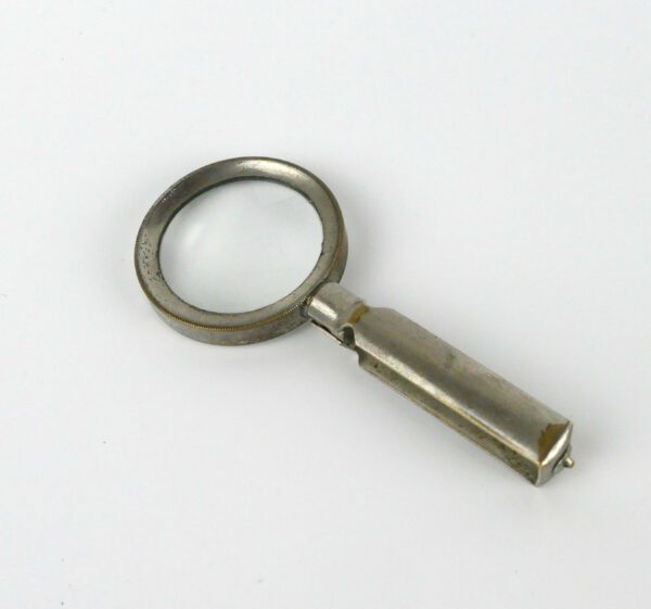 Déposé Folding Magnifier