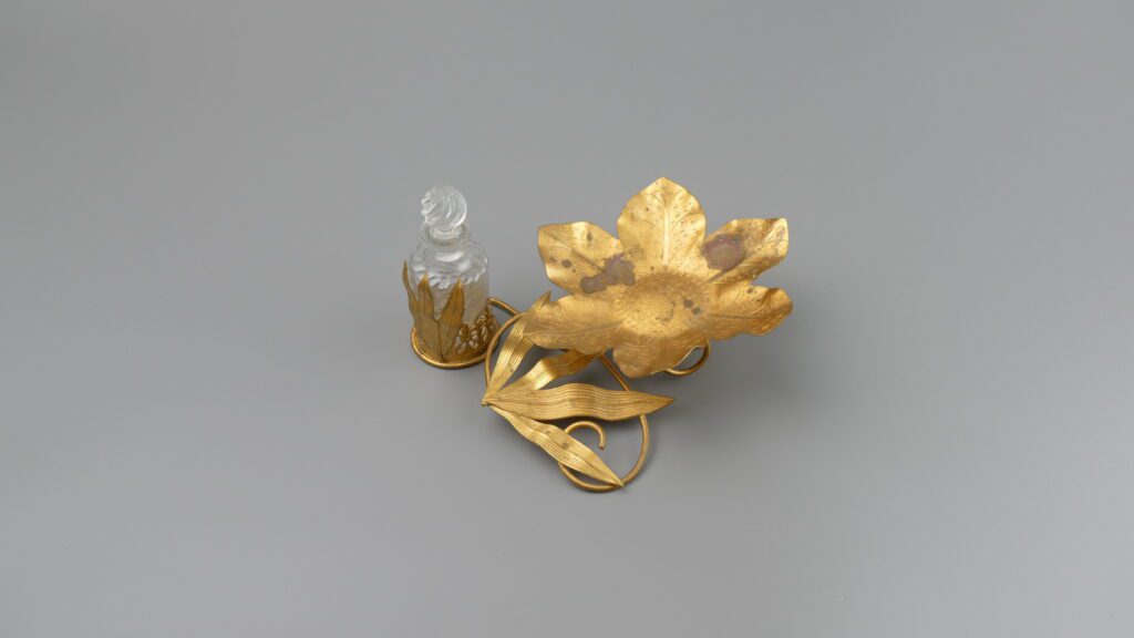 Ormolu Leaf Perfume Set